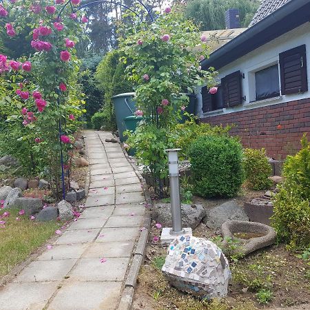 Gemuetliches Ferienhaus In Seenaehe Sewekow Buitenkant foto