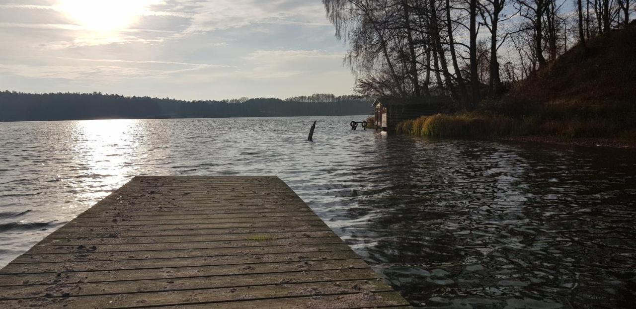 Gemuetliches Ferienhaus In Seenaehe Sewekow Buitenkant foto